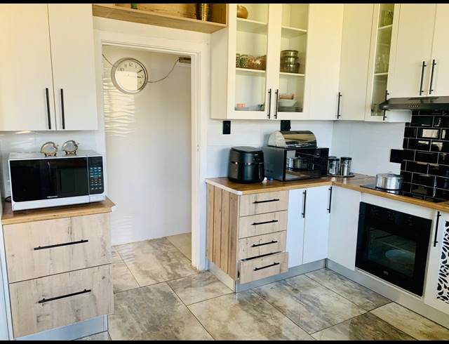 3 BEDROOM FREEHOLD FOR SALE IN VANDERBIJLPARK CW 2